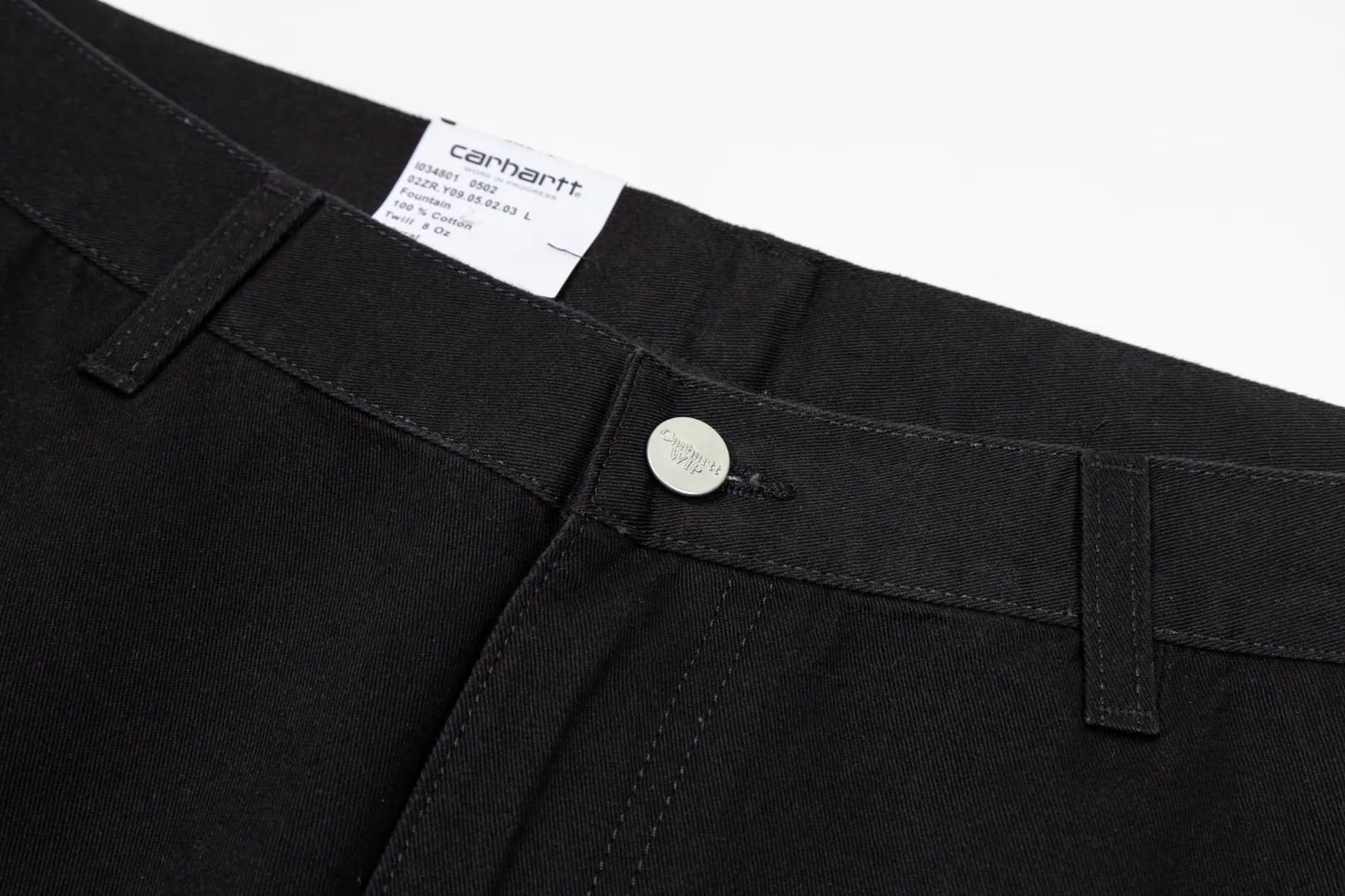140 Carhartt Wip Carhartt limited love embroidered jeans The old "Car-in-Heart" soul that once danced on the workers' uniforms of the 1970s is back. This is not a simple red heart, it carries a hard-core story of "Union Made" that spoke out for labor rights. Now, this Classic heart-shaped logo has been reawakened. Carhartt WIP SS 25 Heart Series incorporates it into the design details of core items such as Drewe Chore Coat and Hooded Ingo Sweatshirt in the form of cloth patches, embroidery, and all-over printing. Twill cotton work jackets and thick and soft sweatshirts are based on practical silhouettes and have unique recognition because of this heart. From workwear symbols to street passwords, this heart seems to have a new life in the hands of WIP. It represents a meaningful story and conveys a gentle, free and rooted spirit. The pride of the past extends to the expression of the present. Item No.: DK 34801 Color: Black White Size: S-2XL